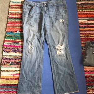 Bootcut distressed jeans